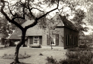 F01 Boerderij Biesterveld, 1964